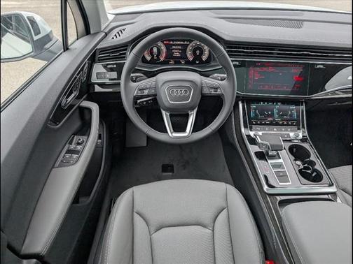 2026 Audi Q7 45 Premium Plus