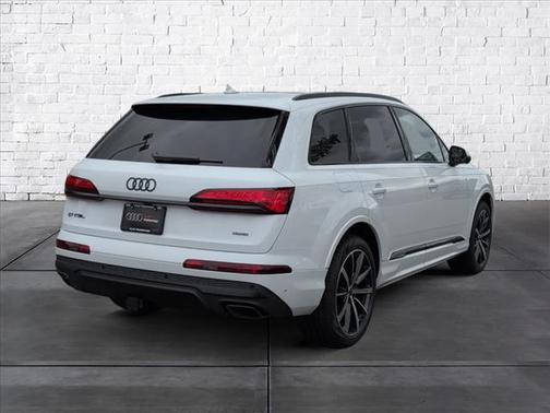 2026 Audi Q7 45 Premium Plus