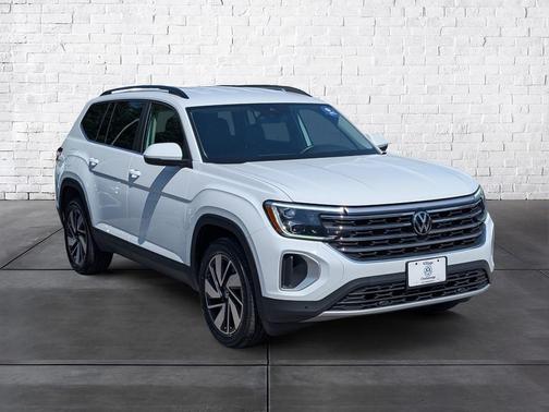 Pure White 2024 Volkswagen Atlas 2.0T SE w/Technology