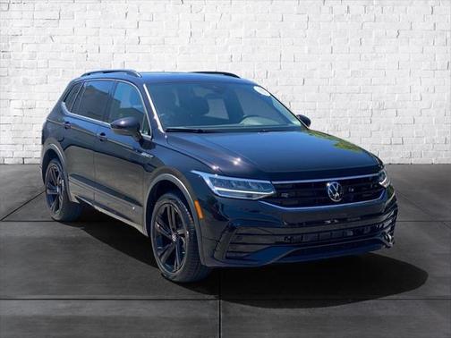 2024 Volkswagen Tiguan 2.0T SE R-Line Black