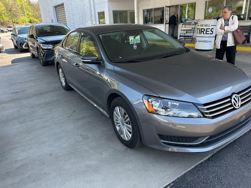 2014 Volkswagen Passat 1.8T S