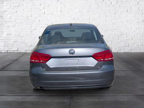 Platinum Gray Metallic 2014 Volkswagen Passat 1.8T S