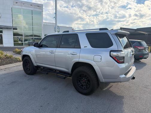 2022 Toyota 4Runner SR5