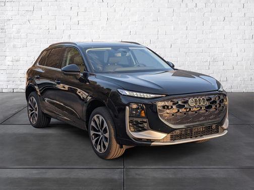 Mythos Black Metallic 2026 Audi Q3 S line