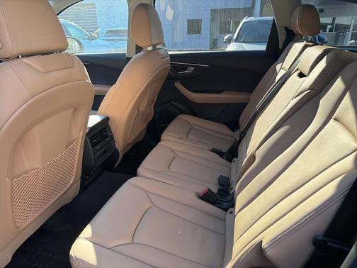 2025 Audi Q7 45 Premium
