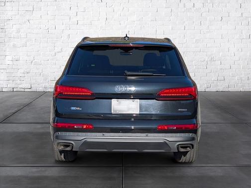 2025 Audi Q7 45 Premium