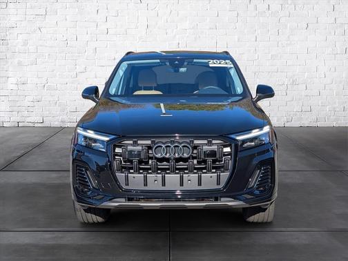 2025 Audi Q7 45 Premium