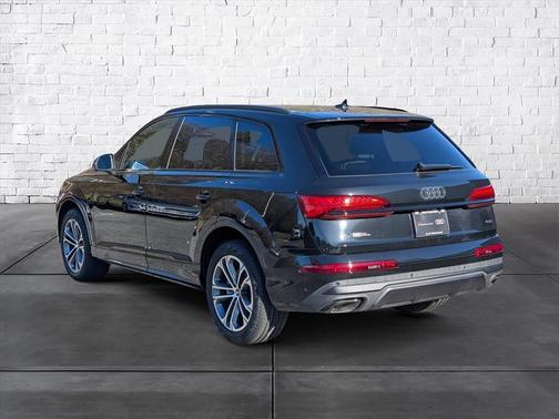 2025 Audi Q7 45 Premium