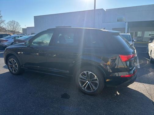 2025 Audi Q7 45 Premium