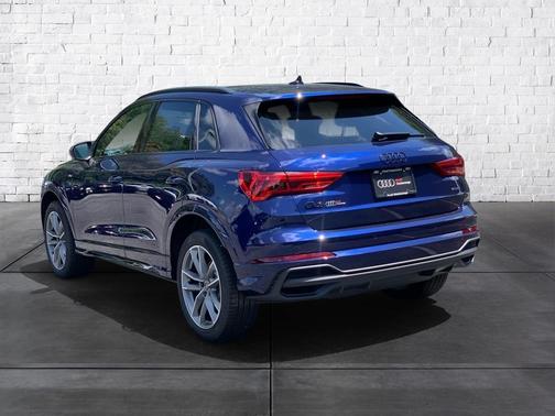 2025 Audi Q3 Premium 45 TFSI S line quattro Tiptronic