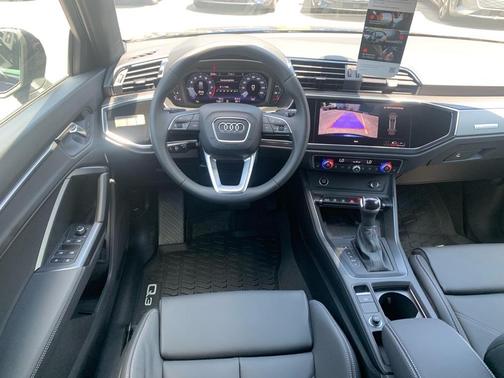 2025 Audi Q3 Premium 45 TFSI S line quattro Tiptronic