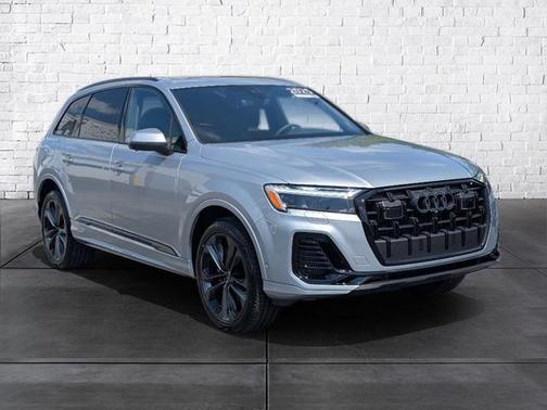 2025 Audi Q7 55 Premium Plus