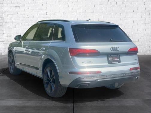 2025 Audi Q7 55 Premium Plus