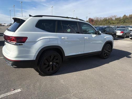 2025 Volkswagen Atlas 2.0T SE w/Technology