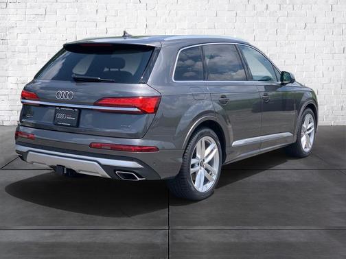 2025 Audi Q7 55 Premium Plus