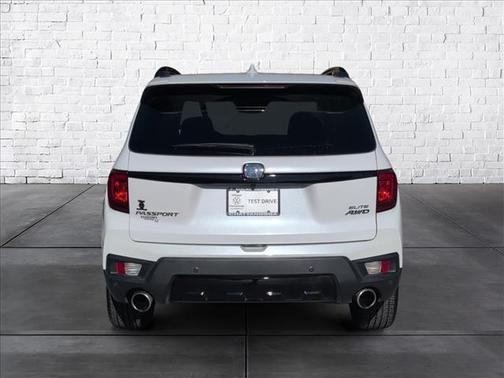 2023 Honda Passport AWD Elite