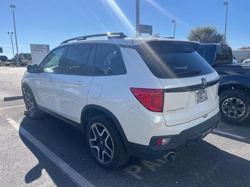 2023 Honda Passport AWD Elite