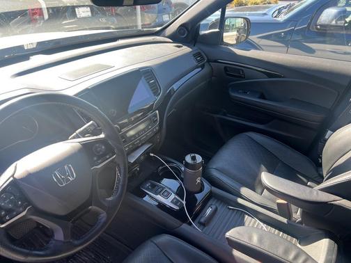 2023 Honda Passport AWD Elite