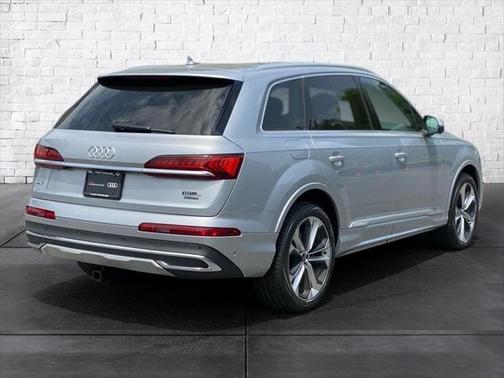 2022 Audi Q7 55 Premium Plus