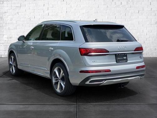 2022 Audi Q7 55 Premium Plus