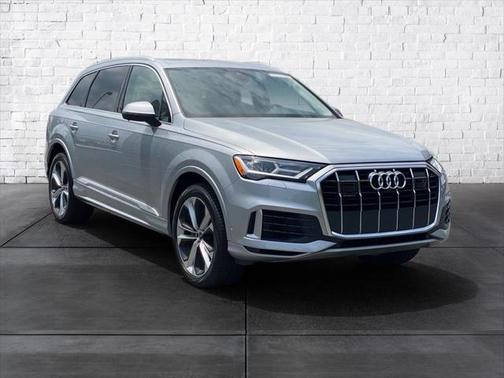 2022 Audi Q7 55 Premium Plus