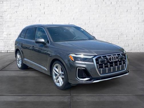 2025 Audi Q7 55 Premium Plus