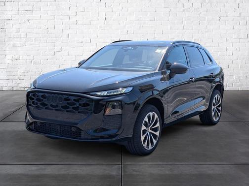 Mythos Black Metallic 2026 Audi Q3 TFSI quattro S tronic