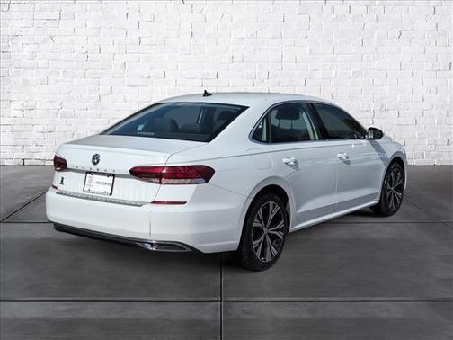 2022 Volkswagen Passat 2.0T SE