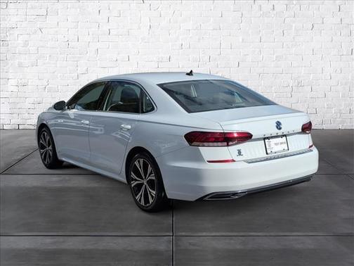2022 Volkswagen Passat 2.0T SE