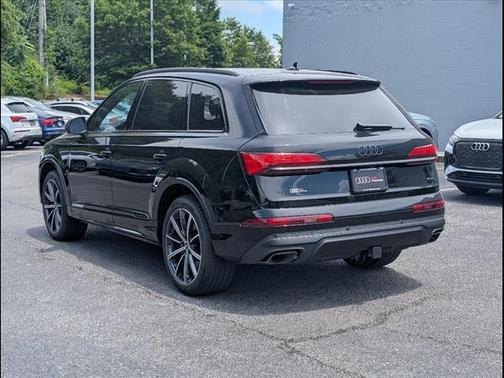 2025 Audi Q7 45 Premium Plus