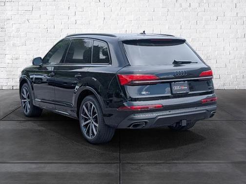 2025 Audi Q7 45 Premium Plus