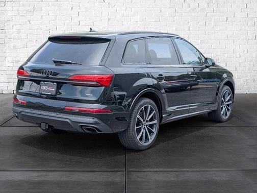 2025 Audi Q7 45 Premium Plus