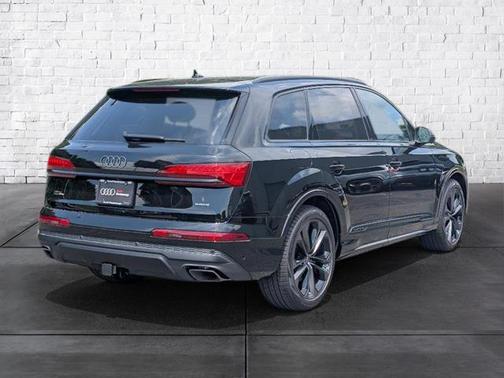 2025 Audi Q7 55 Premium Plus