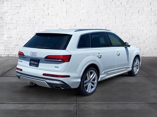 2025 Audi Q7 55 Premium Plus