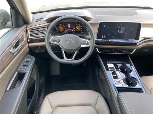 2025 Volkswagen Atlas 2.0T SEL