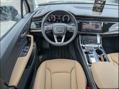 2025 Audi Q7 55 Premium Plus