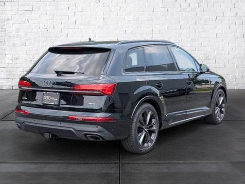 2025 Audi Q7 55 Premium Plus