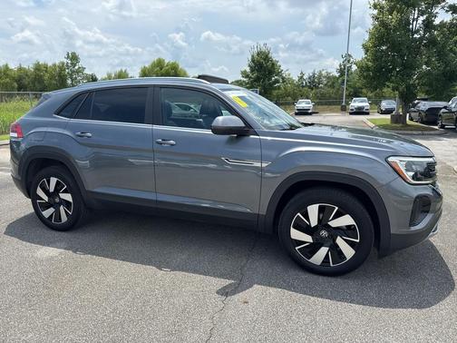 2024 Volkswagen Atlas Cross Sport 2.0T SE w/Technology