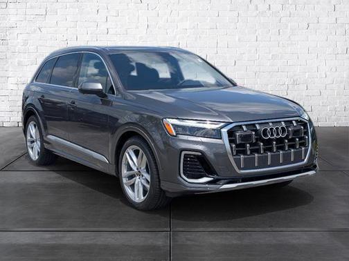 2025 Audi Q7 55 Premium Plus