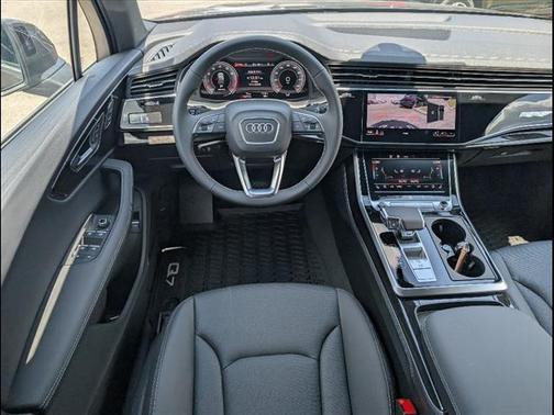 2025 Audi Q7 55 Premium Plus
