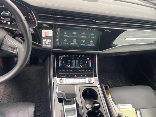 2023 Audi Q8 55 Prestige