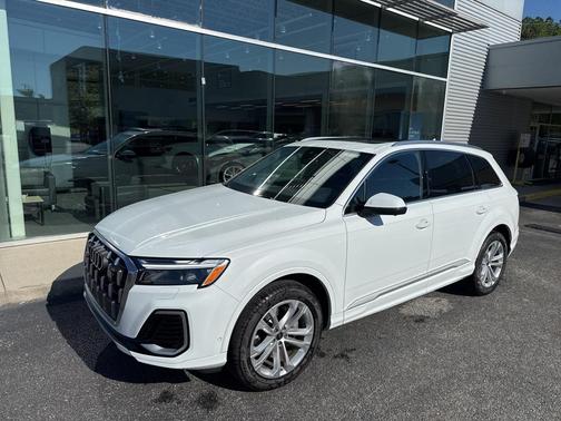 2025 Audi Q7 55 Premium Plus