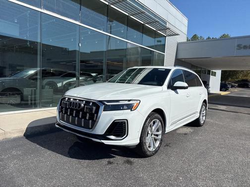2025 Audi Q7 55 Premium Plus