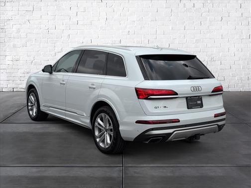2025 Audi Q7 55 Premium Plus