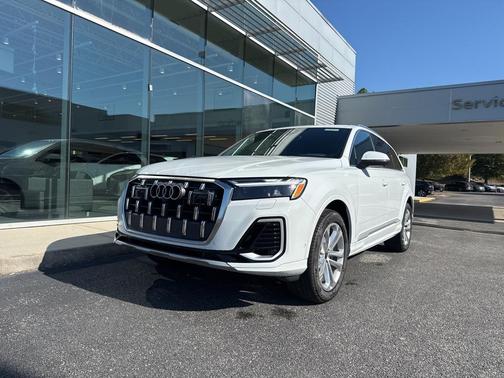 2025 Audi Q7 55 Premium Plus