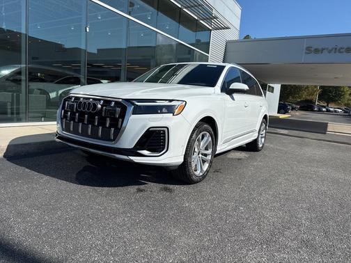 2025 Audi Q7 55 Premium Plus