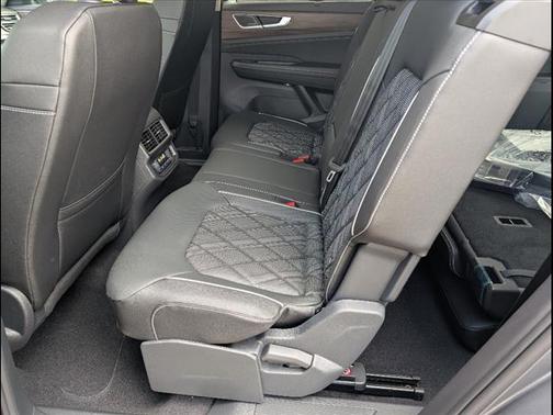 2025 Volkswagen Atlas 2.0T SEL Premium R-Line 4MOTION