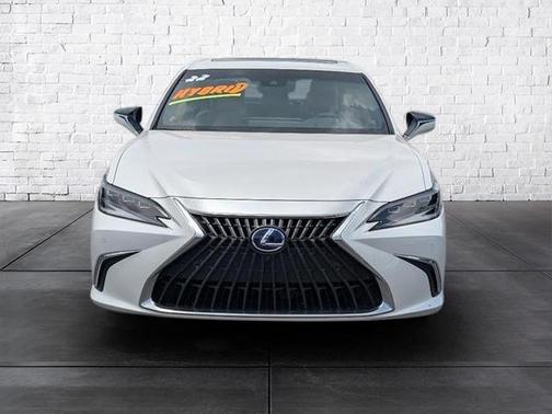 2022 Lexus ES 300h Ultra Luxury