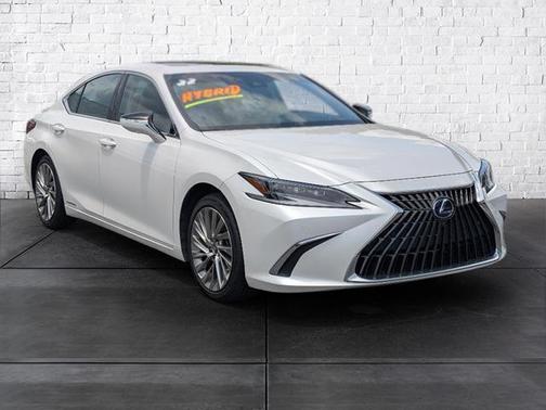 2022 Lexus ES 300h Ultra Luxury