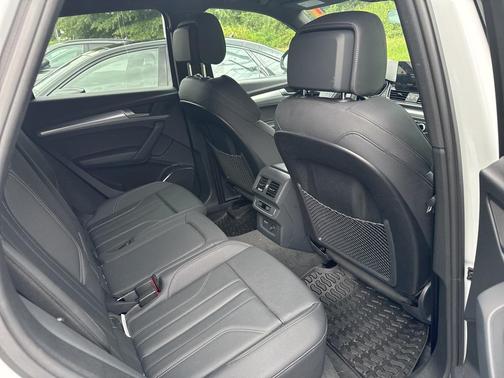 2024 Audi Q5 45 S line Premium
